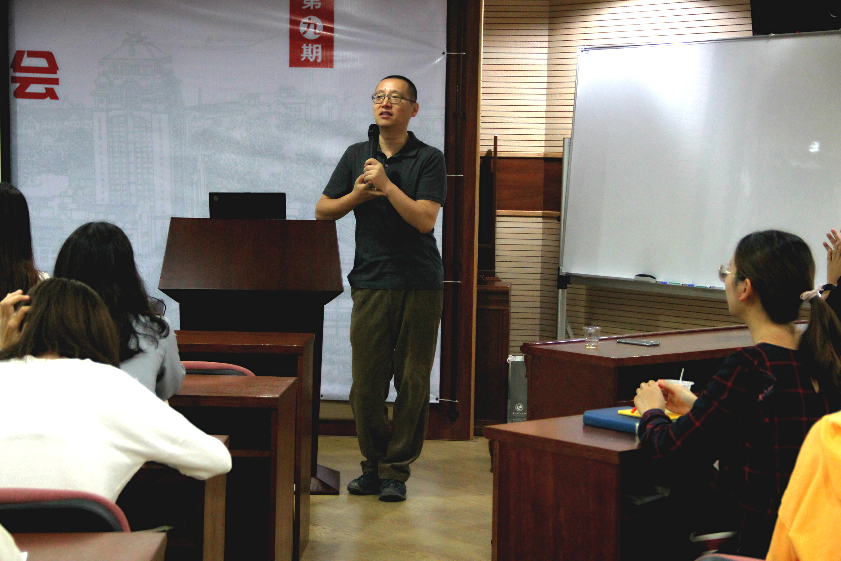 1541126919426476.jpg 叶军老师.jpg