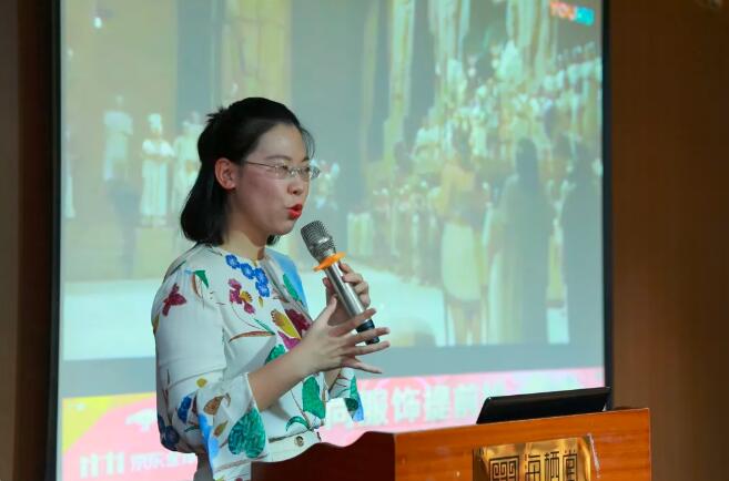 1541471507129862.jpg 读书会2.jpg